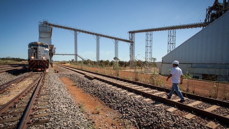 Mais de 30% da malha ferroviária estão inutilizados, diz estudo da CNI