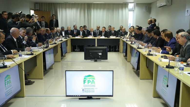 Bancada ruralista renova mais da metade dos mandatos, mas sofre baixas importantes
