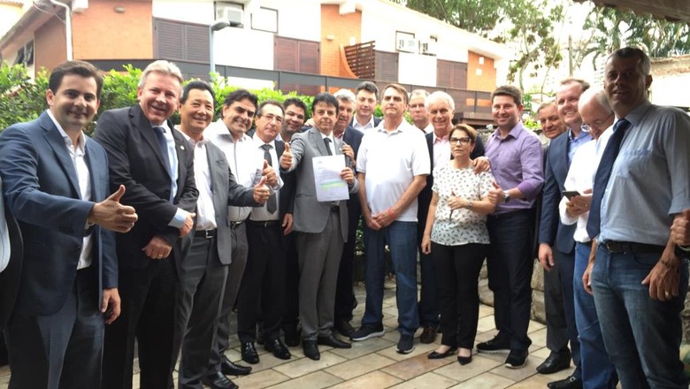 Bancada ruralista encontra Bolsonaro para “hipotecar apoio”