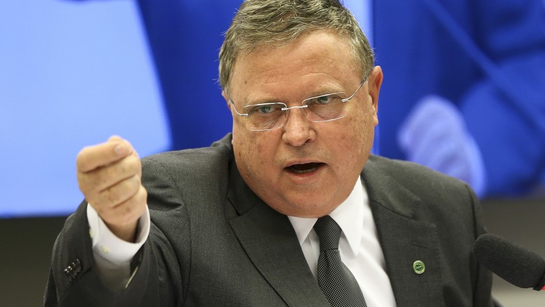 Maggi pede lista da JBS e diz que confiança na fiscalização é afetada