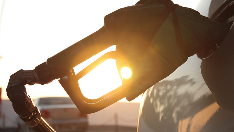 Gasolina recua 1% na média em todos os Estados, diz ANP